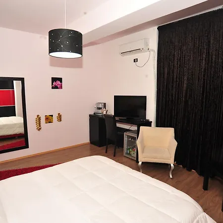 Ejna Hotel