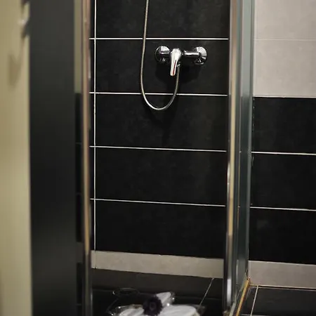 Ejna Hotel 4*