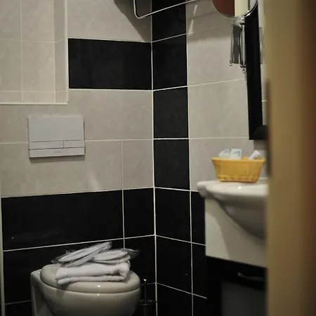 Ejna Hotel 4*