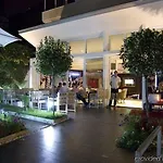 فندق Ejna 4*