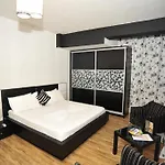 فندق Ejna تيرانا
