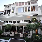Ejna فندق