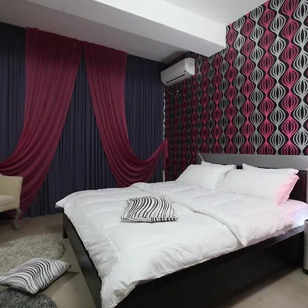 Ejna Hotel 4*