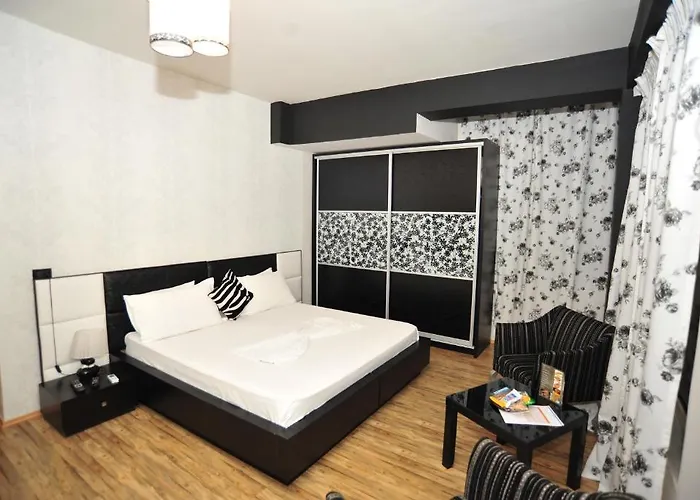 Ξενοδοχείο Ejna Τίρανα