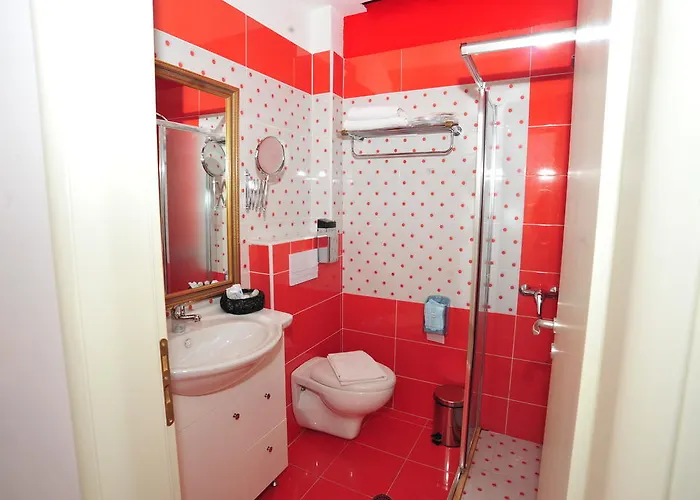 호텔 Ejna 티라나