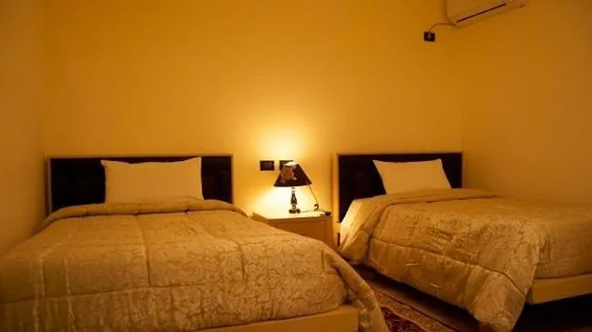 호텔 Ejna 티라나